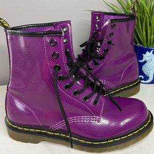 Dr. Martens air wair purple dot patent leather boots sz. 7 ,38
